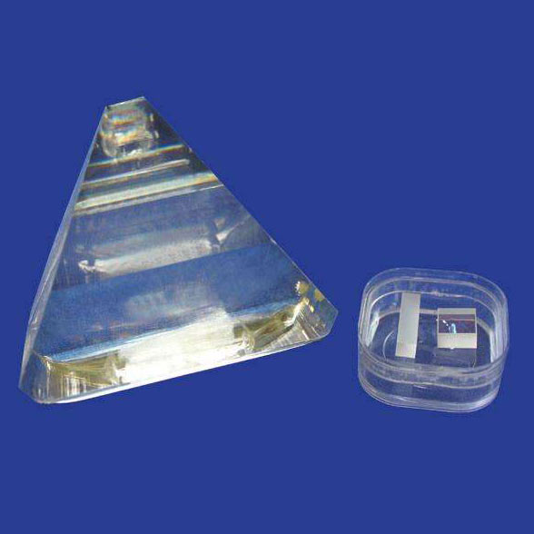 KTP Crystal Potassium Titanyl Phosphate NLO Crystals Personalizable - Haga click en la imagen para cerrar